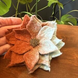 Wool Felt Flower Brooch,Hand Felted Brooch, Accessory,Jewelry, Gift,Pin